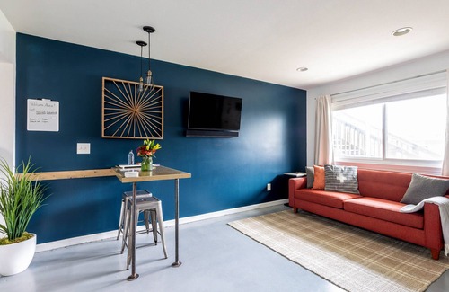 Melrose Condominio | FREE breakfast convenience & comfort near downtown