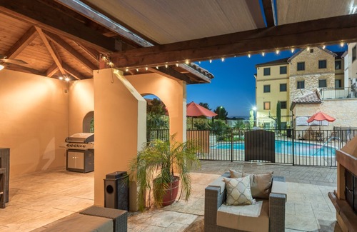 Irving Condominio | Free Breakfast + Fitness Center Access | Close to the DFW Airport!