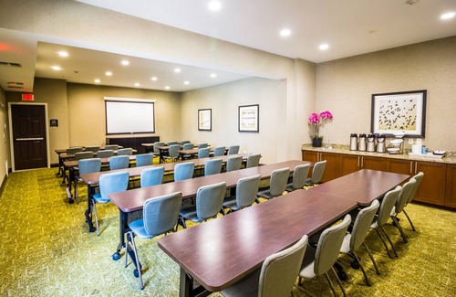 Plano Condominio | Free Breakfast, Free Wi-Fi, Outdoor Pool | Comfy Suite in Plano