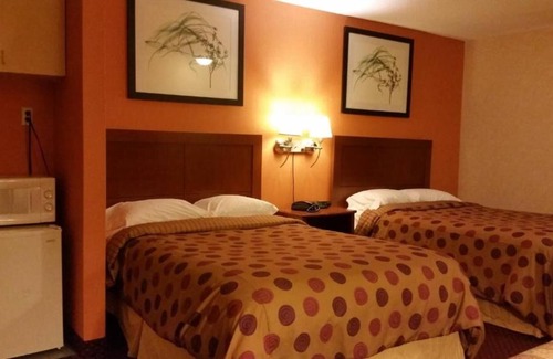 Foxboro Casa | FREE Breakfast & Parking! 2 Spacious Units Near Hall at Patriot Place!