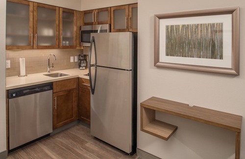 Hillsboro Apartamento | Free Breakfast. Pool. Gym. Great for Business Travelers!
