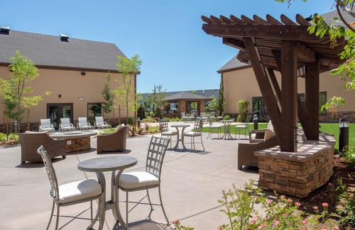 Hillsboro Apartamento | Free Breakfast. Pool. Gym. Great for Business Travelers!