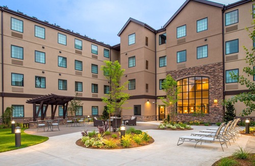 Hillsboro Apartamento | Free Breakfast. Pool. Gym. Great for Business Travelers!