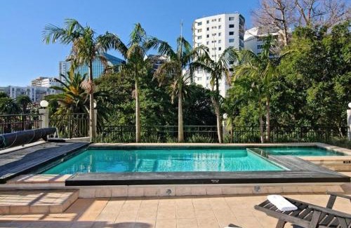 Newton Apartamento | Free carpark, balcony with park views, pool and spa