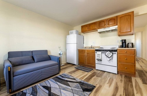Chicopee Apartamento | Free coffee a comfortable bed food and drinks