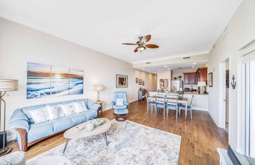 Upper Grand Lagoon Condominio | FREE Daily Golf! Reflections 805 Amazing Top Floor View, Resort Pool, Hot Tub