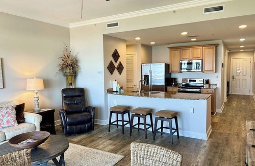 Upper Grand Lagoon Condominio | FREE Daily Golf! Reflections 506 Amazing Views, Heated Resort Pool & Hot Tub!