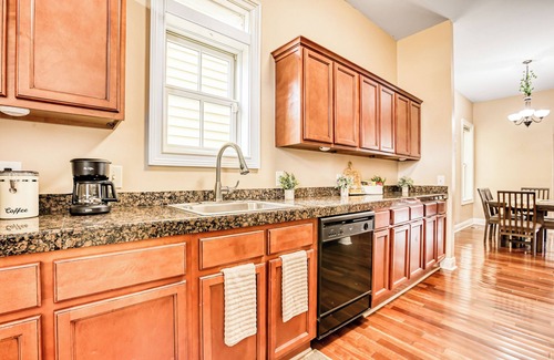 Thomas Square Apartamento | Free Early Check-In - Summer Vibes - Stylish Duplex by Forsyth Park - 14PPL
