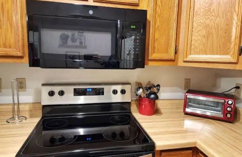Davis Casa | Free Firewood, Mt Views, Skiing, Heated Pool