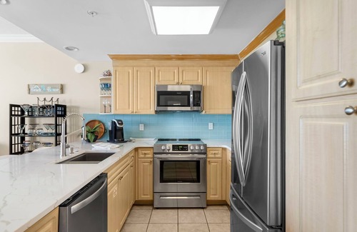 Panama City Beach Condominio | FREE GOLF and TIX! Boardwalk Beachfront 603 Updated w/Heated Pool & Hot Tub!