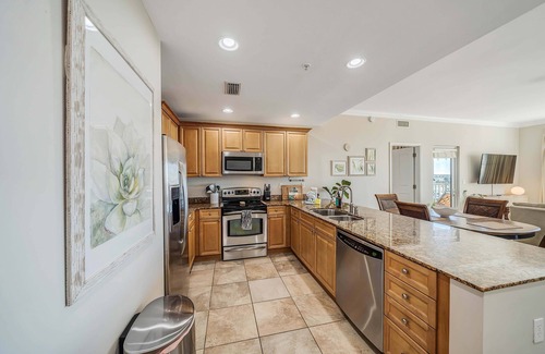 Upper Grand Lagoon Condominio | FREE Golf+Tix! Reflections 511 Bayfront Beauty w/Heated Resort Pool & Hot Tub