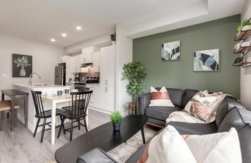 Shaganappi Apartamento | Free Heated Parking, Quick DT Access