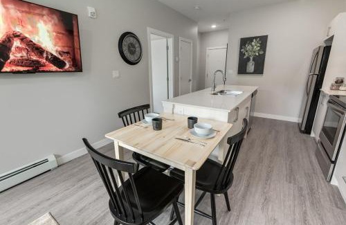 Shaganappi Apartamento | Free Heated Parking, Quick DT Access