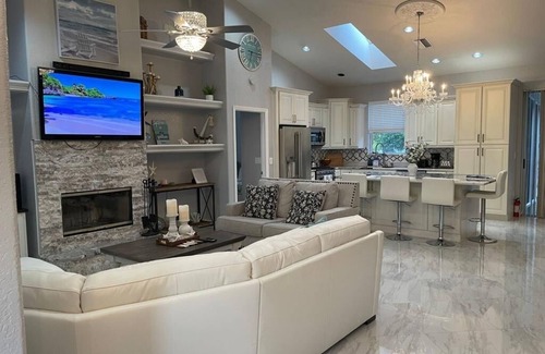 Golf and Sea Village of Apollo Beach Casa | Free heated pool at Apollo Beach gazebo grill pool table games