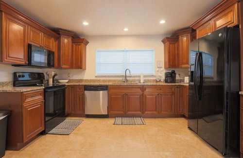Apollo Beach Casa | Free Heated Pool | Dog Friendly | No Cleaning Fee