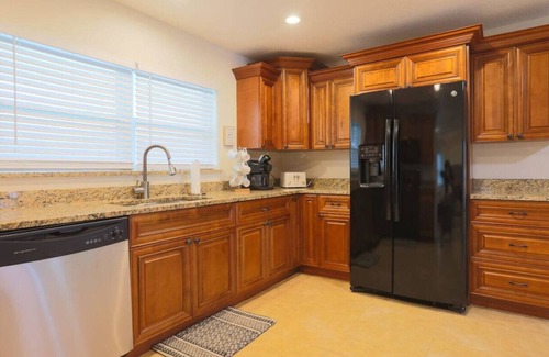 Apollo Beach Casa | Free Heated Pool | Dog Friendly | No Cleaning Fee