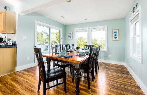 Wind Over Waves Casa | Free Heated pool, Views, Volleyball, Pets