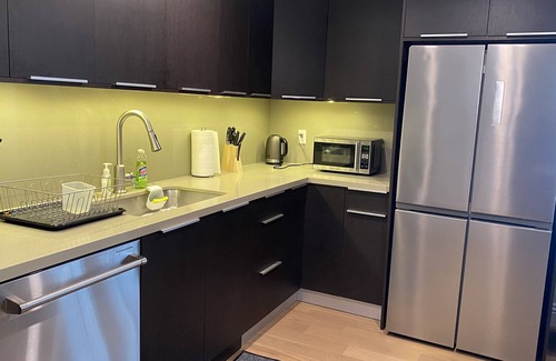 Wilshire Center Apartamento | Free indoor Parking in Downtown Los Angeles.