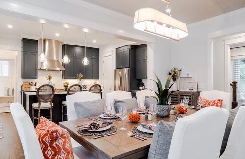 Green Hills Casa | | New! | 3 miles Nashville | Spacious | Groups Events