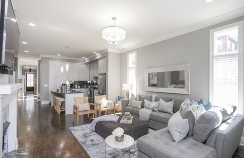 West End Casa | ¡OFERTA ESPECIAL! # 1 de 6 casas juntas! Lujo en ubicación privilegiada con terraza en la azotea!