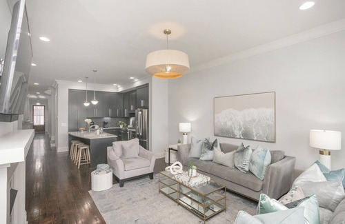 West End Casa | ¡OFERTA ESPECIAL! # 2 de 6 casas JUNTAS! Lujo en ubicación privilegiada con terraza en la azotea!