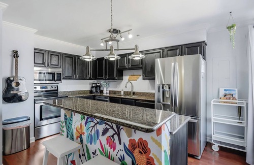 Rutledge Hill Casa | Free Parking! 2 Levels! Walk 2 Broadway!