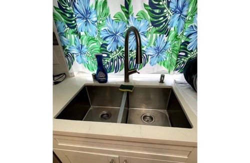 Kalihi Valley Apartamento | fREE Parking! 2 rooms with Aloha