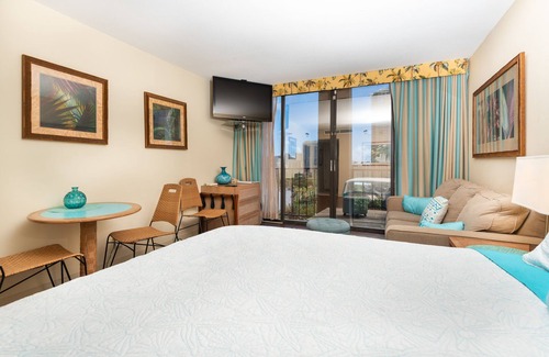 Waikiki Hotel | *Free Parking*Beautiful Views*10 Min to Beach*