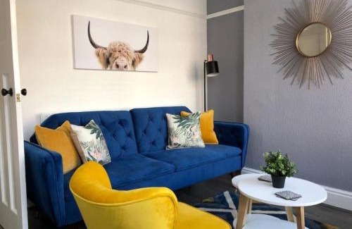 Coventry Casa | Free parking, free wifi, city centre, contractor and family friendly