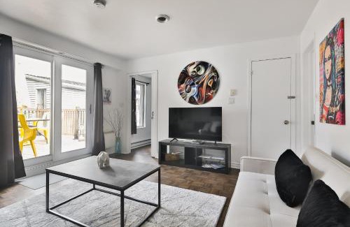 Ville-Marie Apartamento | FREE PARKING - Full APARTMENT - 5 min walk to METRO - CENTRAL LOCATION