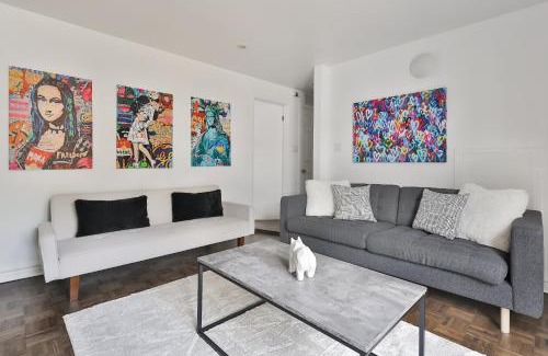 Ville-Marie Apartamento | FREE PARKING - Full APARTMENT - 5 min walk to METRO - CENTRAL LOCATION