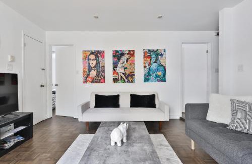 Ville-Marie Apartamento | FREE PARKING - Full APARTMENT - 5 min walk to METRO - CENTRAL LOCATION