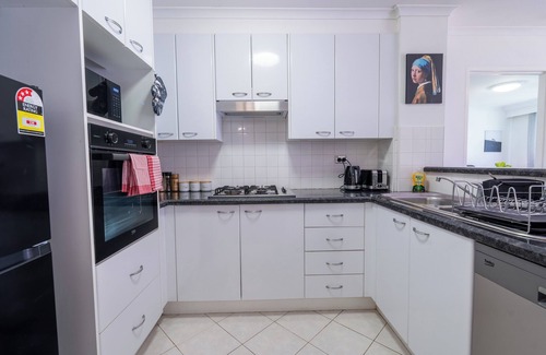 Rosebery Apartamento | Free Parking, gym and pool | Spacious and charming 2 bedroom Rosebery Apartment