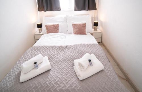 Pusztavacs Apartamento | Free Parking- Hungaria Charm 4PPL Wifi TV AC