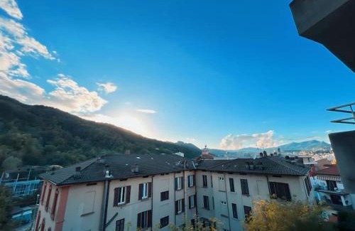 Como Apartamento | Free Parking! Lake Como, 5 min to Swiss