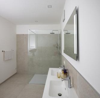 Thalheim bei Wels Apartamento | FREE Parking, Luxury Beds, Nespresso, Netflix