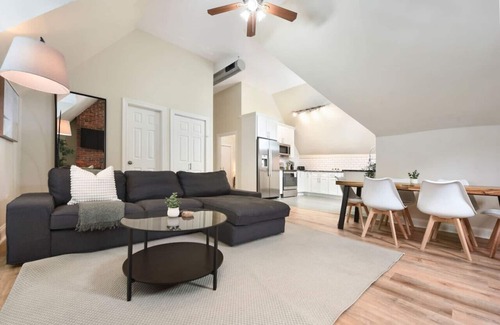 Point Breeze North Apartamento | Netflix+FREE Parking Near Shopping|Food|Hospitals