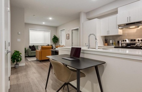 Shaganappi Apartamento | Free Parking, Pet Friendly, Close to DT