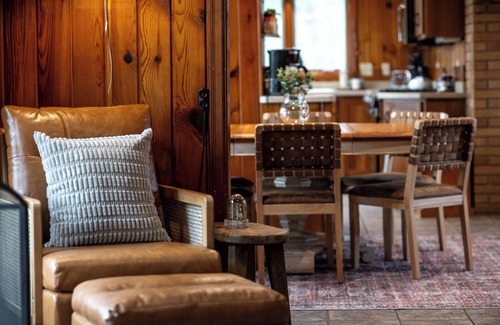 Luck Cabina | FREE Pontoon September Mon - Thursday