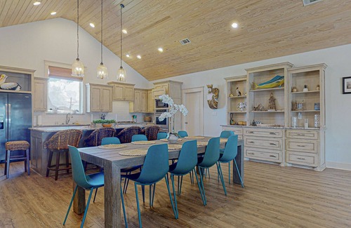 Crystal Beach Casa | Kids Stay FREE!