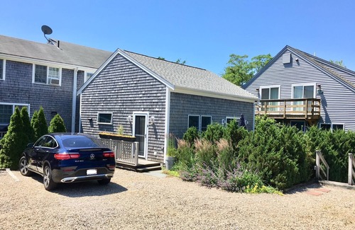 Provincetown Cabaña | Independiente, espaciosa, cabaña moderna, 1 hab + loft, ubicación central, 1 paquete
