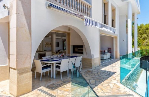 Bendinat Villa | Free Swimming Pool Heating for Easter Holidays