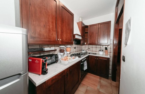 Terni Apartamento | (free WI-FI, PARKING, SMART TV, AIR-CONDITIONING)