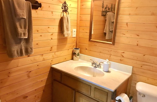 Rockbridge Cabaña | Freedom - Secluded Country Cottage