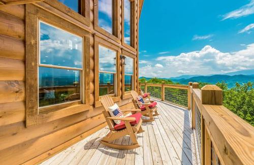 Sevierville Casa | Freedoms View, Game Room & Amazing Views, FREE tickets each paid day, Hot Tub!