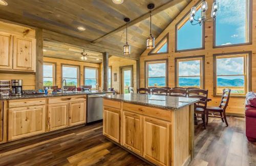 Sevierville Casa | Freedoms View, Game Room & Amazing Views, FREE tickets each paid day, Hot Tub!