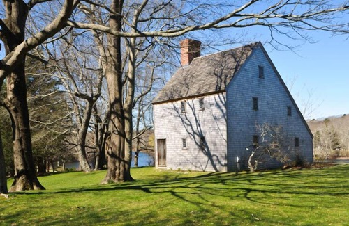 Sandwich Cabaña | Freestanding antique cottage on Main Street in Sandwich's historic village!