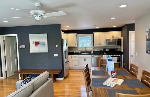 Provincetown Casa | Amplio 3 habitaciones / 3 baños Independiente Townhouse w / Great Views!