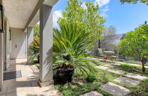 Green Point Cabaña | French Country Cottage on Table Mountain