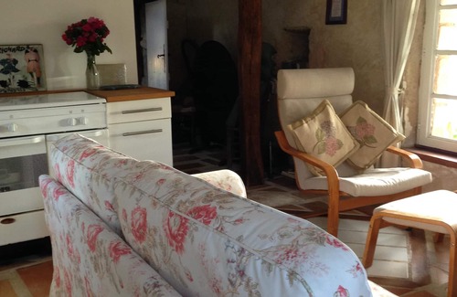 Tocane-Saint-Apre Villa | Casa rural francés del país con piscina, a poca distancia de la aldea bonita